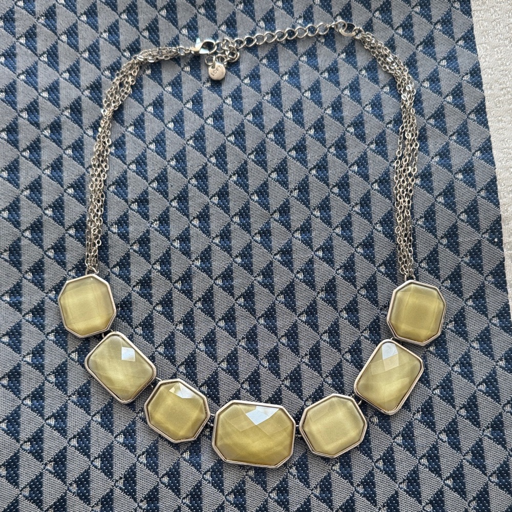 LOFT PALE YELLOW STONE NECKLACE